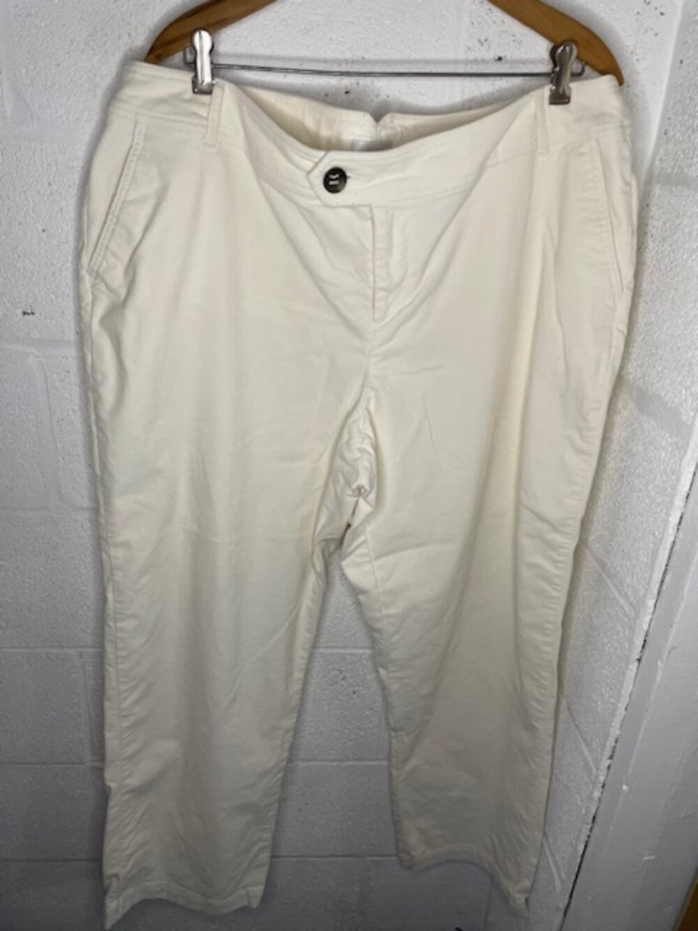 C.J. Banks Stretch Corduroy Pants in White